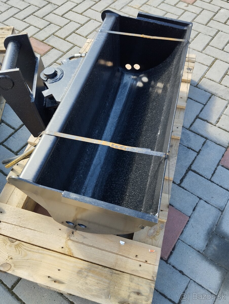 svahovacia hydraulická lyžica