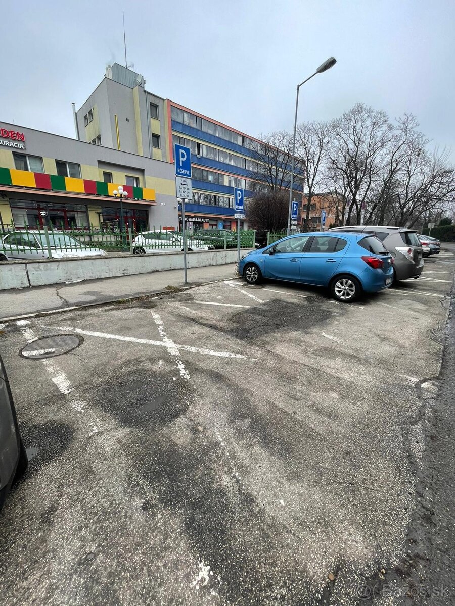 1 x parkovacie miesto na ulici Nobelova - Hanoi Garden