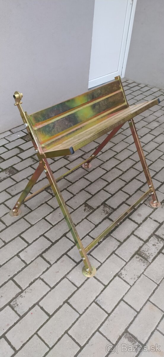Stojan na pílenie dreva