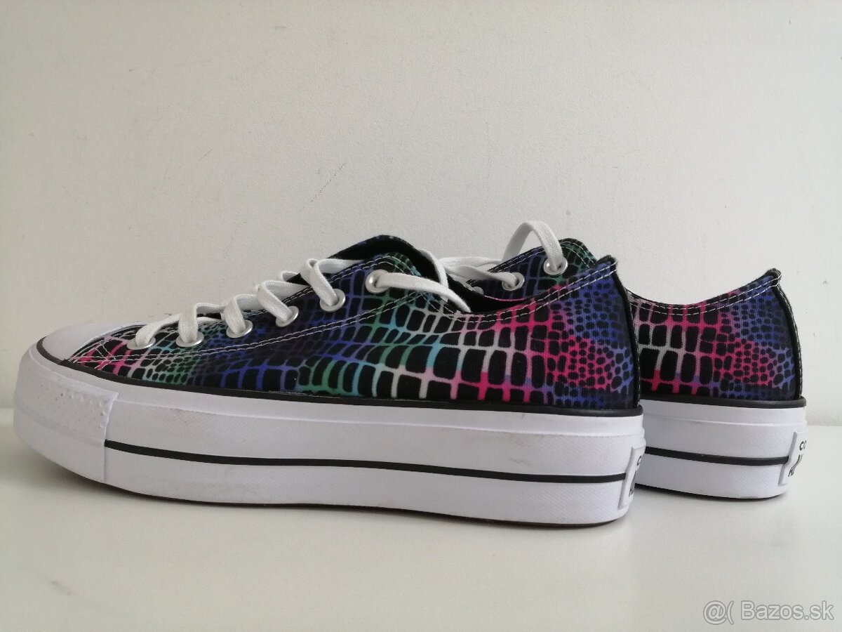 CONVERSE farebné