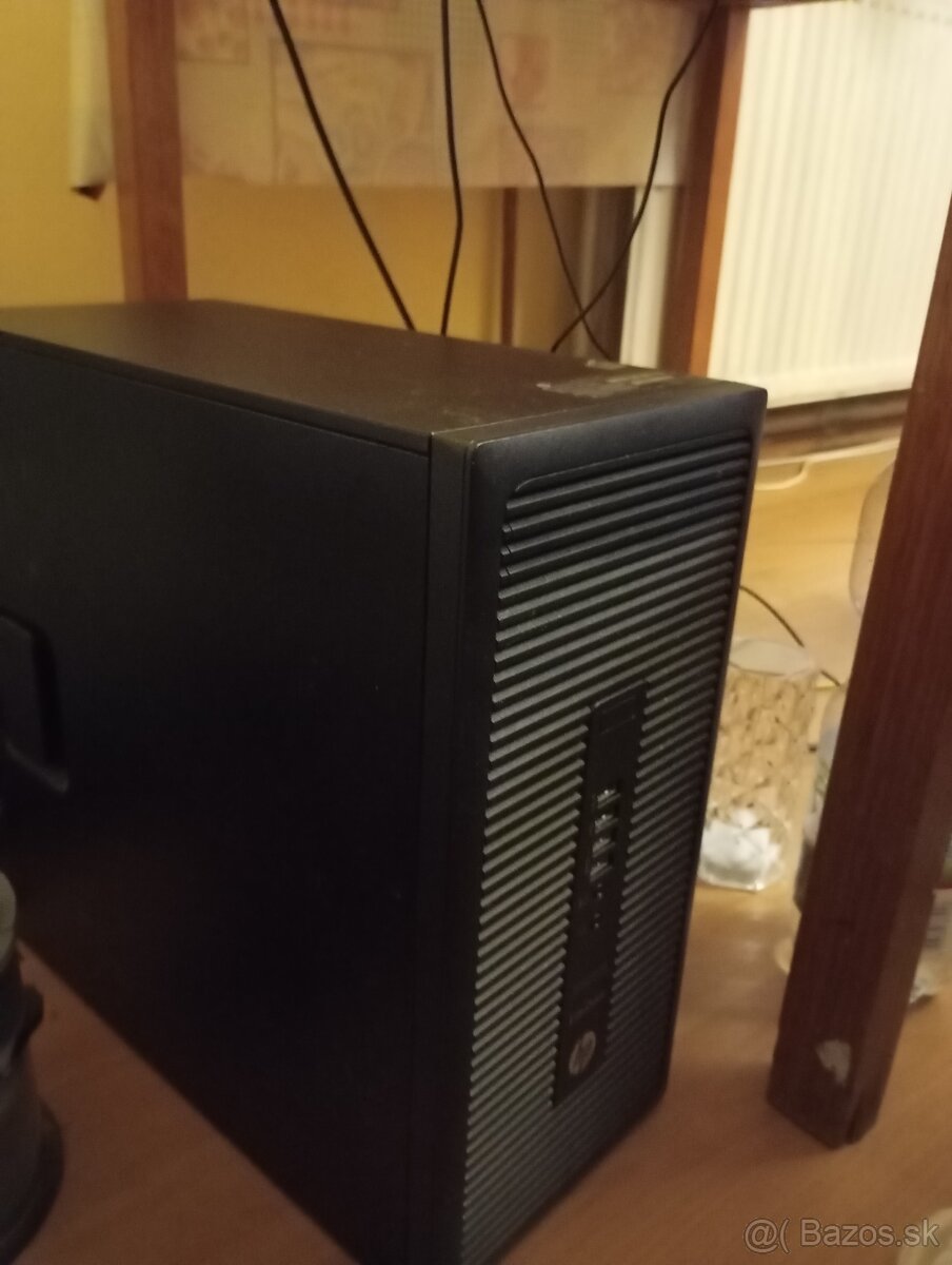 Na predaj kompletný počítač s monitorom Fujitsu.