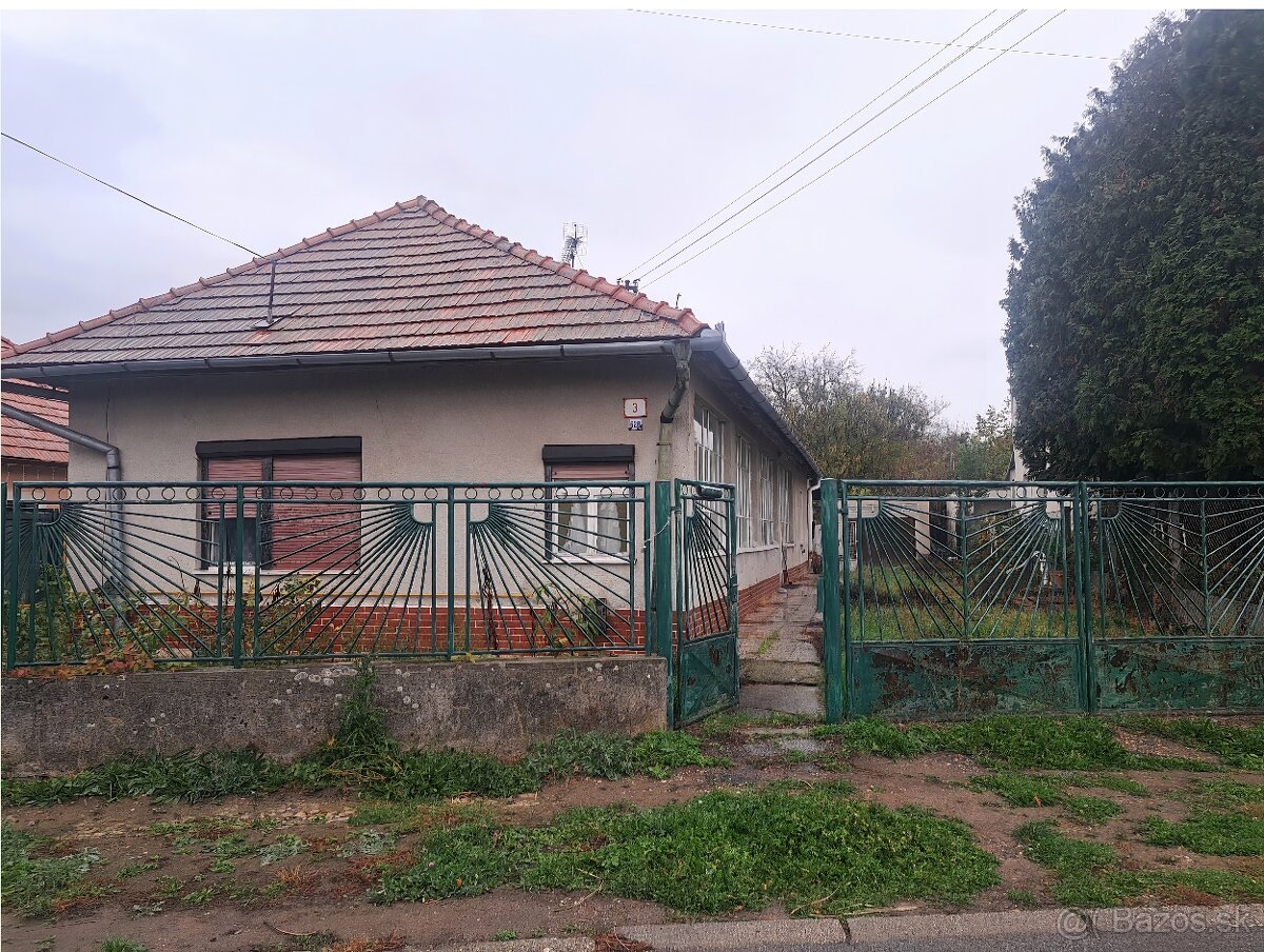 Na predaj rodinný dom v centre Vrábel v tichej uličke