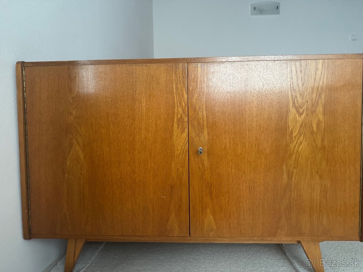Retro komoda Jiroutek U-460 – ikonický kus
