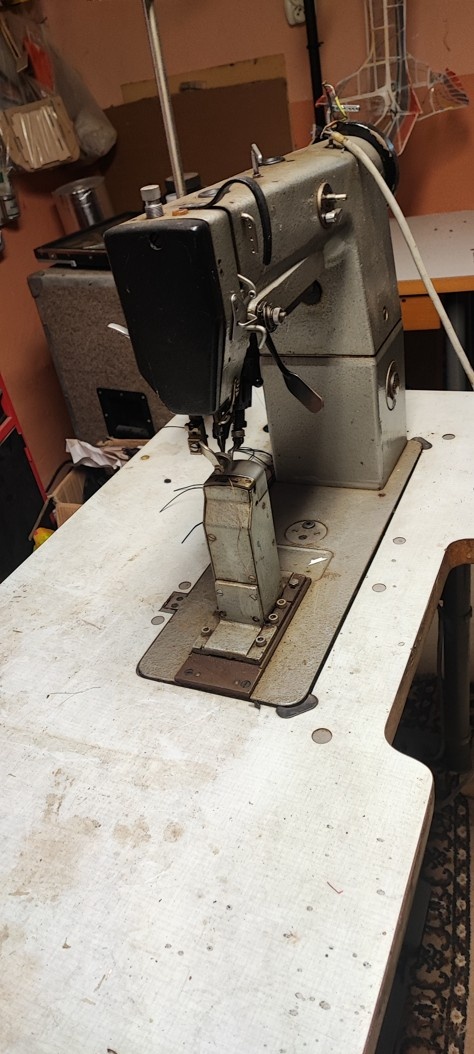 Šijací stroj Minerva na kožu, obuv