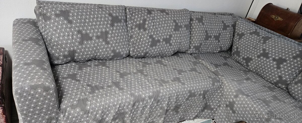 rohová rozkladacia sedačka