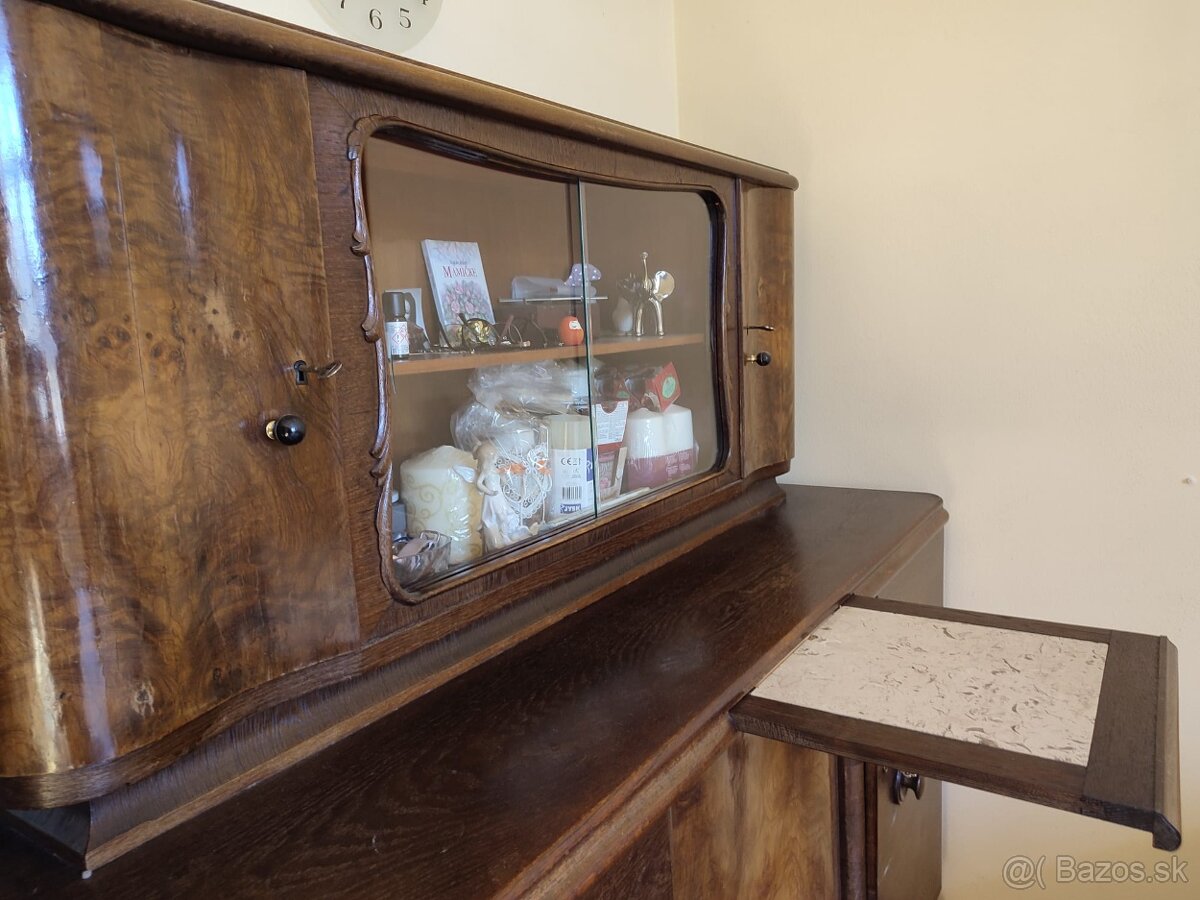 Starožitný sekretár