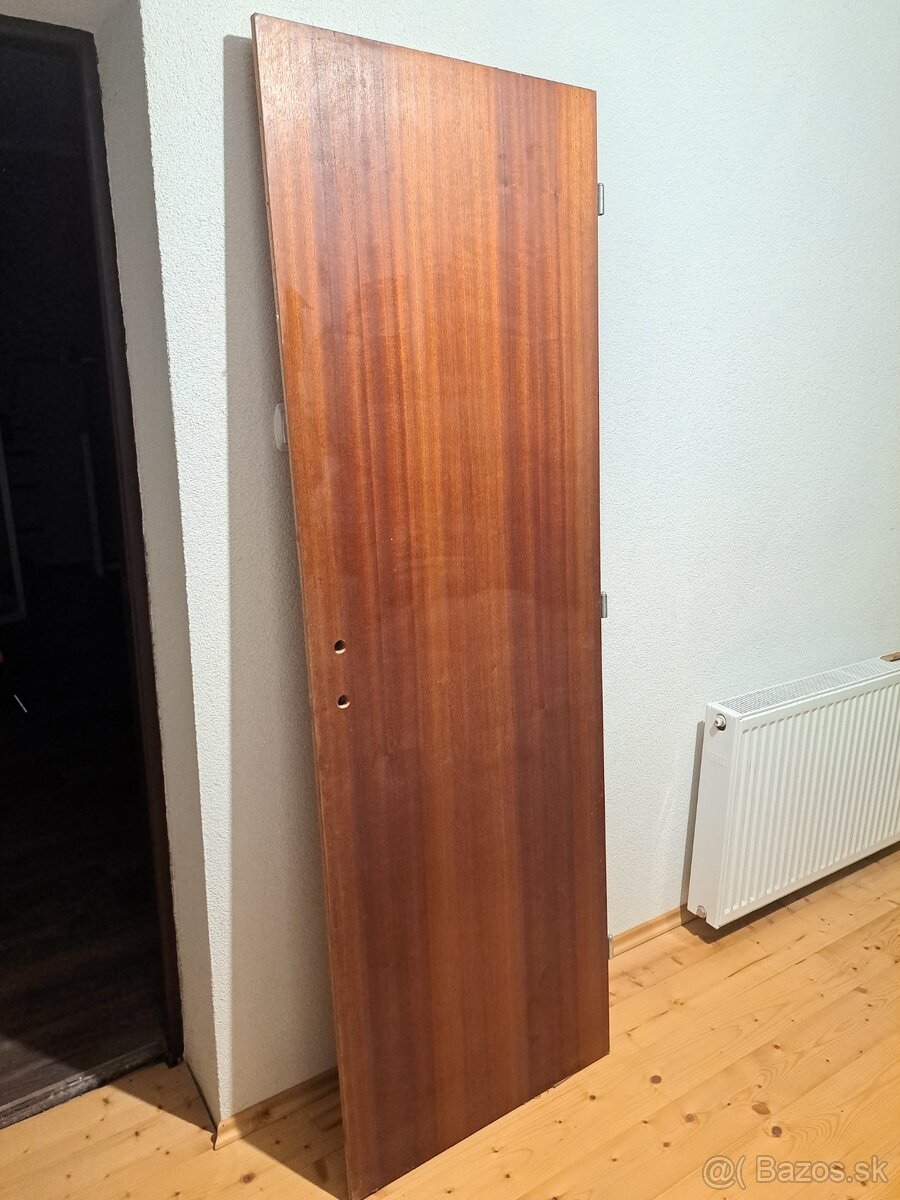 Drevene dvere 60