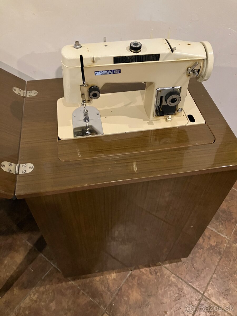 Predám šijací stroj