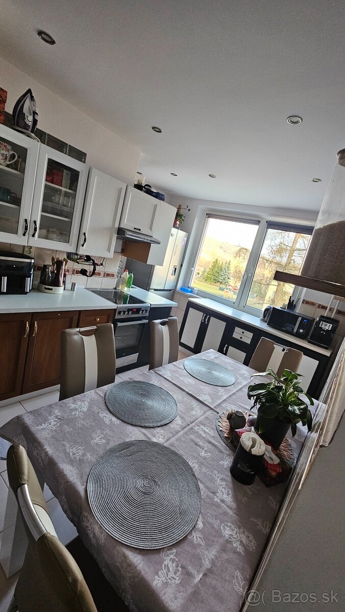 3izbový byt s balkónom