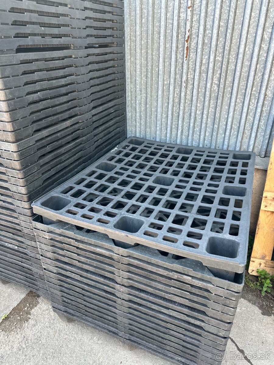 Plastove palety