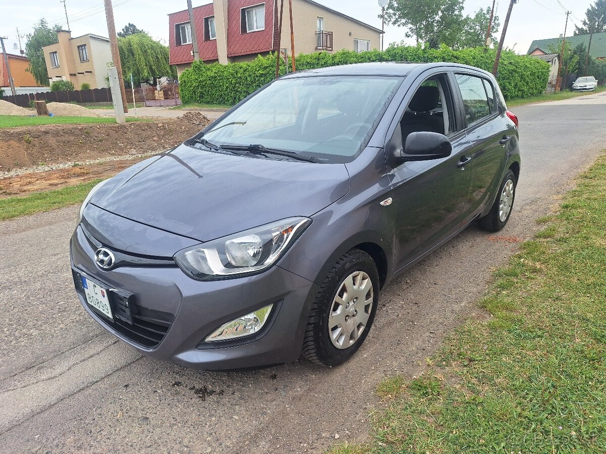 HYUNDAI I20 BENZIN ROK 2013 KLÍMA