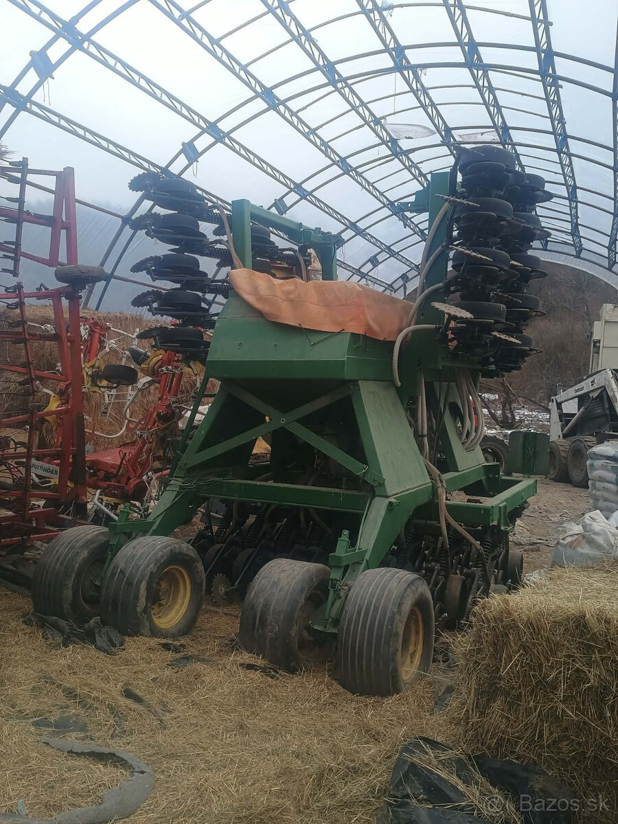 John Deere 750a