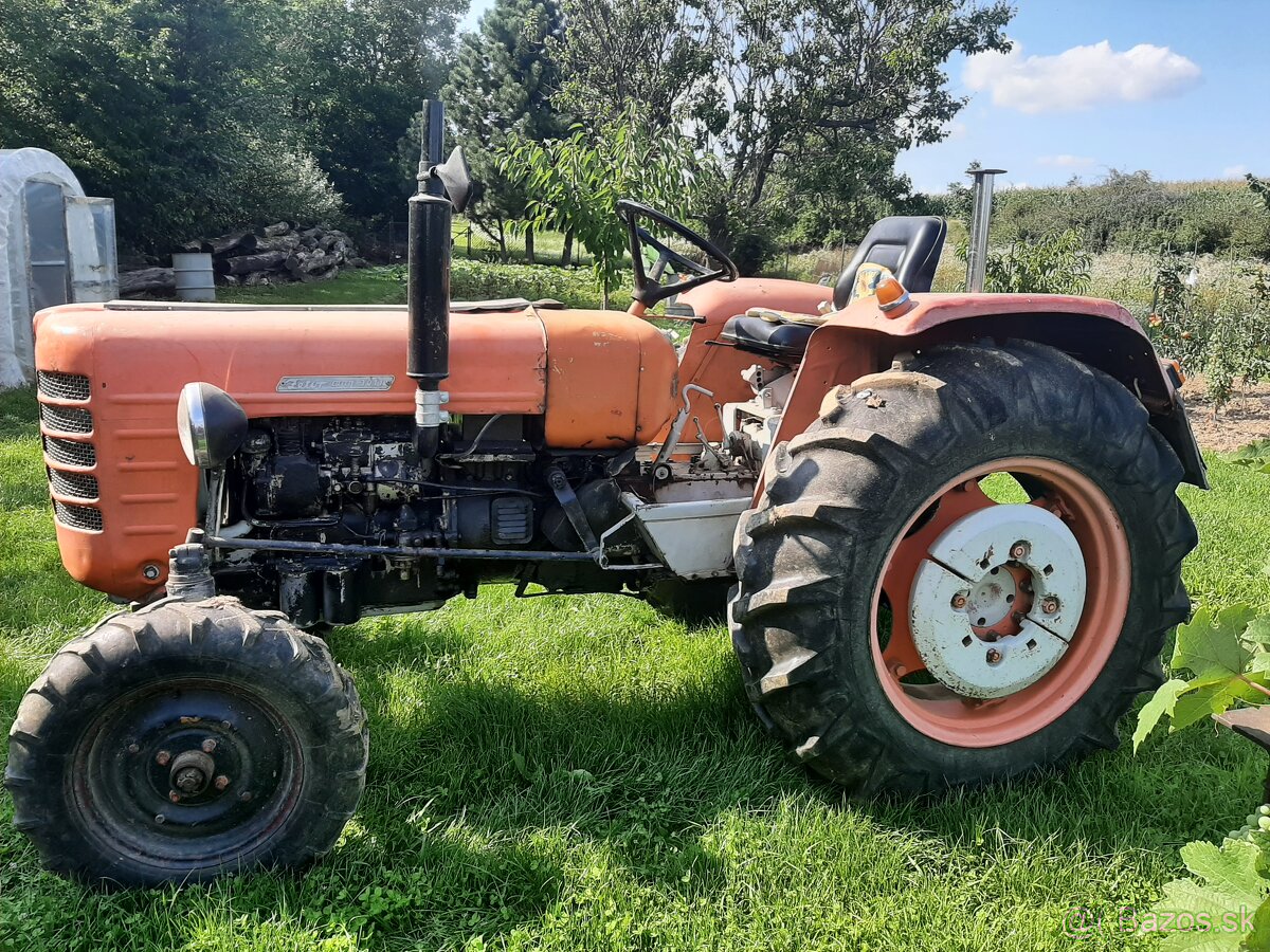 Traktor zetor 3011