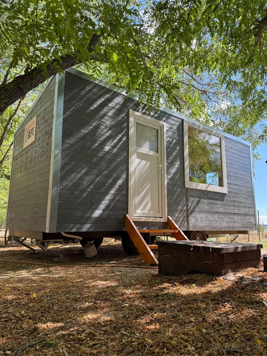 Tiny house