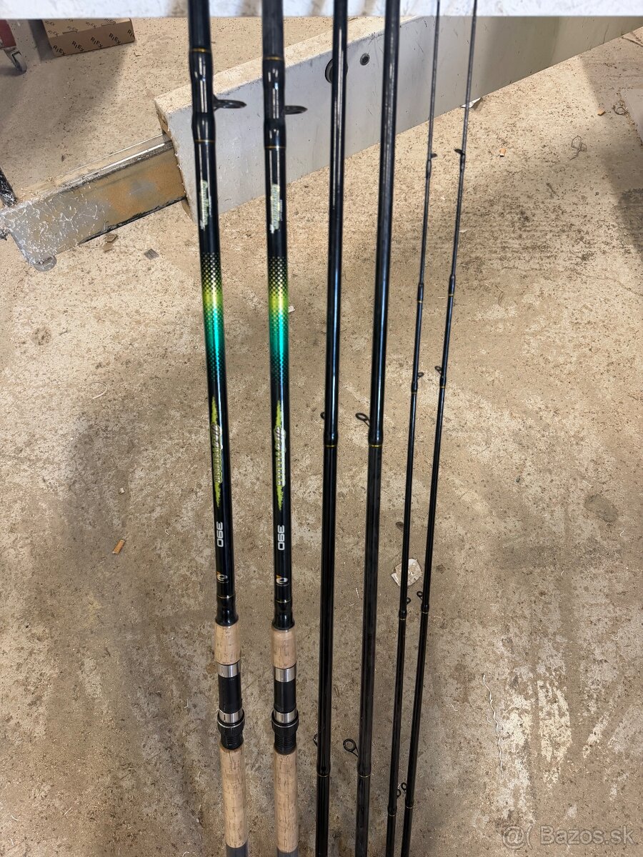 2x Feeder