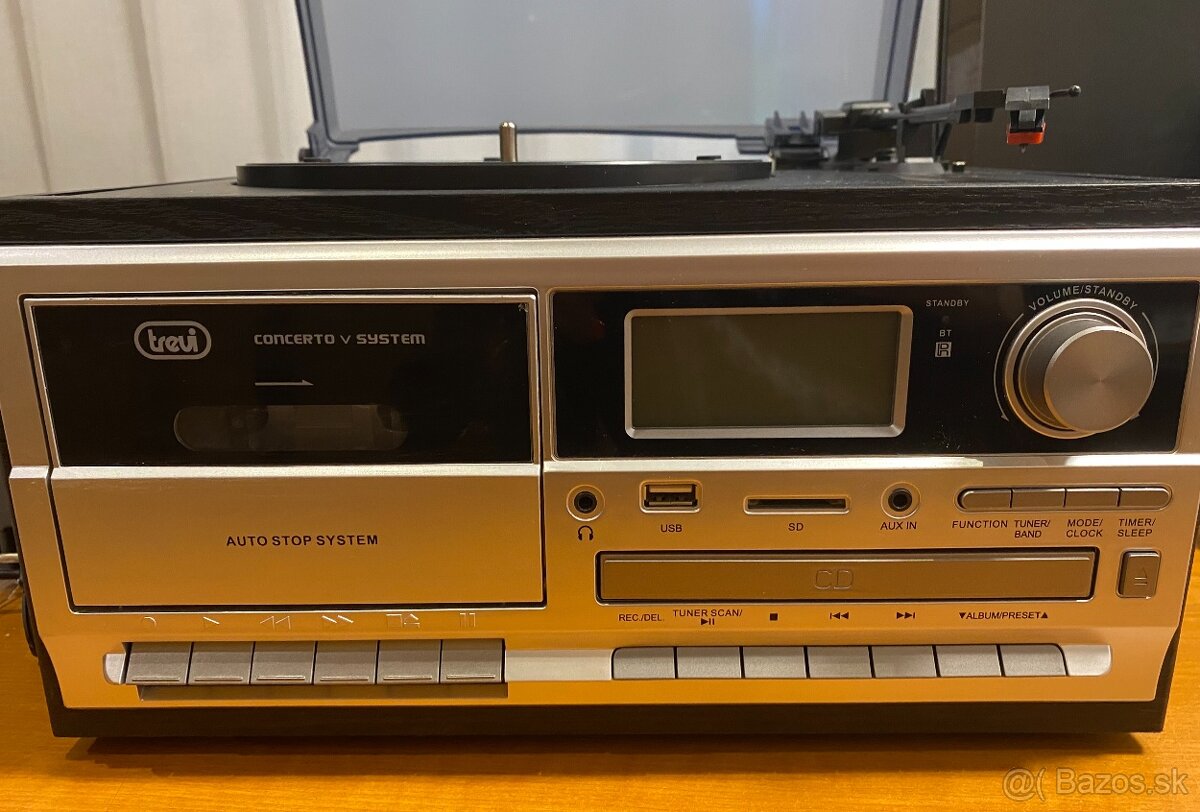 Predam magnetofon s CD, kazetovym systemom a radiom