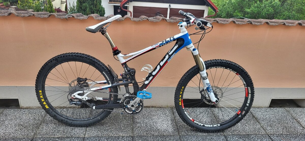 Cube Carbon vybava Fox XT Shimano