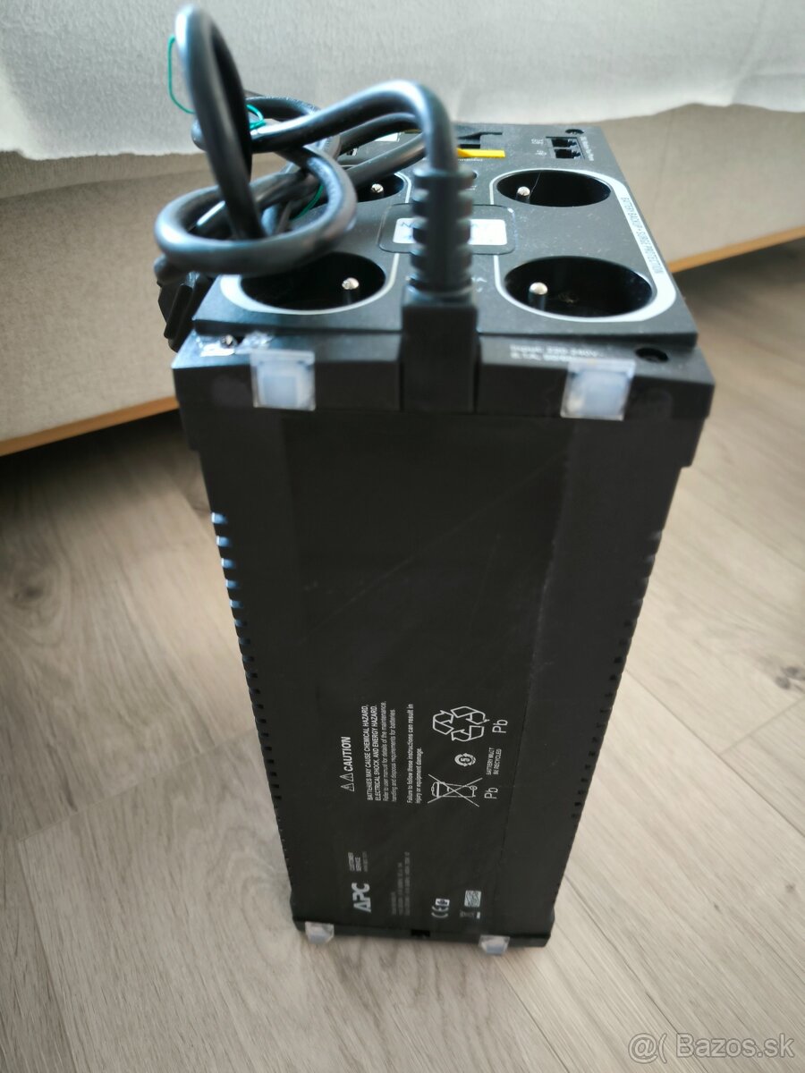 UPS zdroj
