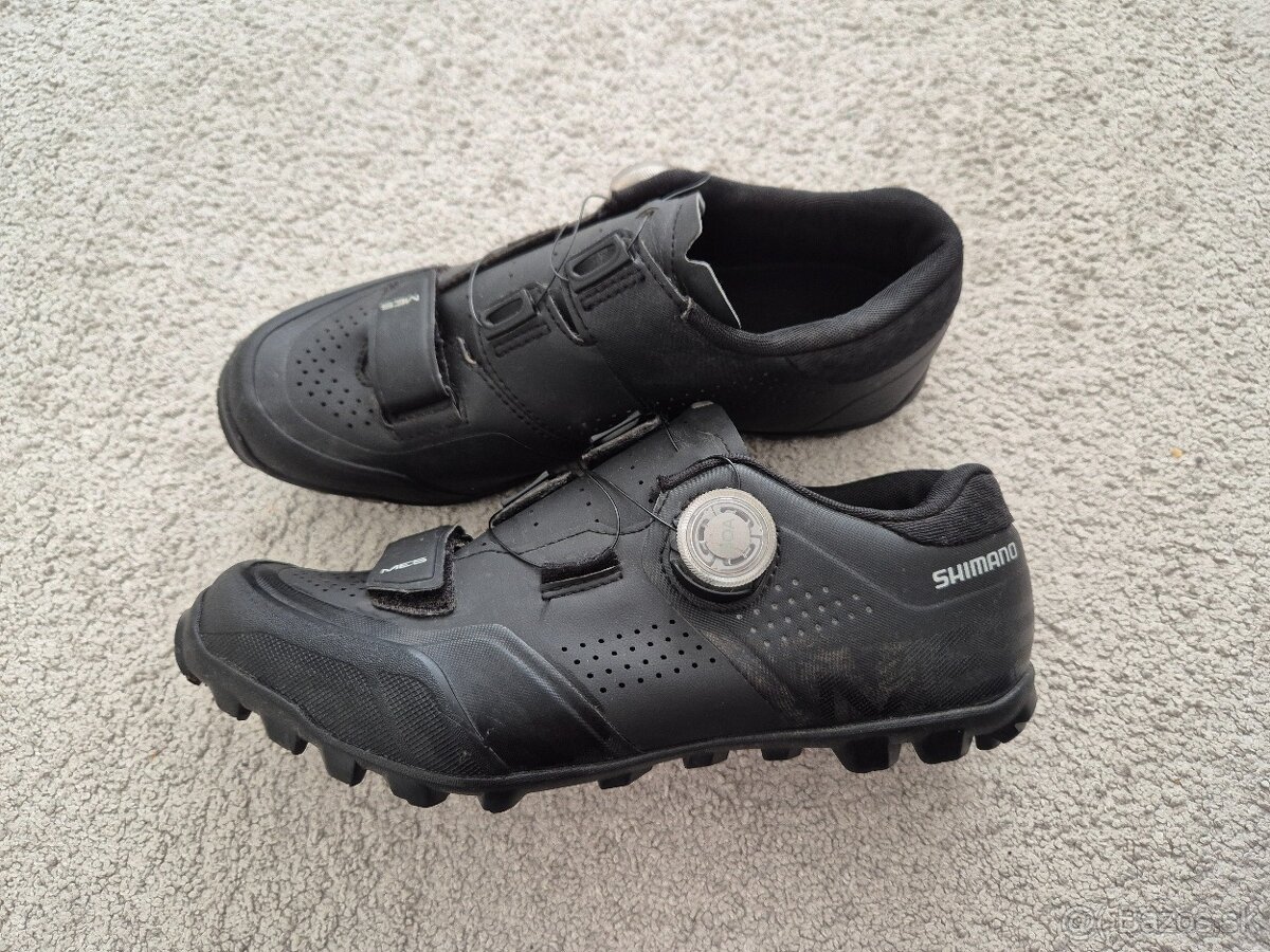 Tretry cyklistické pánske MTB Shimano 42 top stav