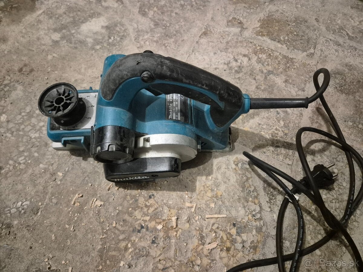 Makita hoblík KP0810