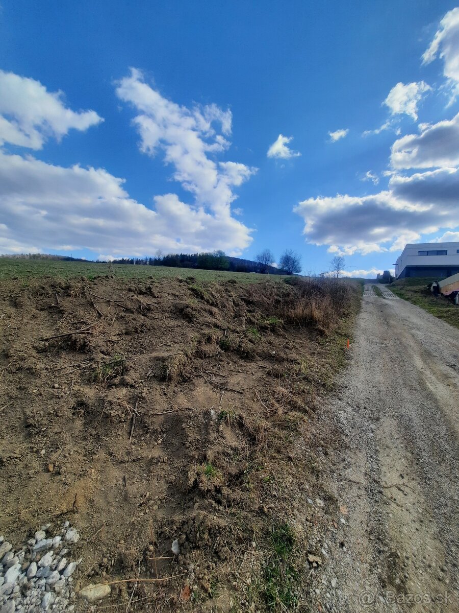 Stavebný pozemok 800m2