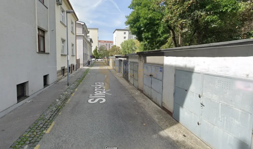 garáž na ul. Sliezska, BA III - Nové Mesto aj s pozemkom