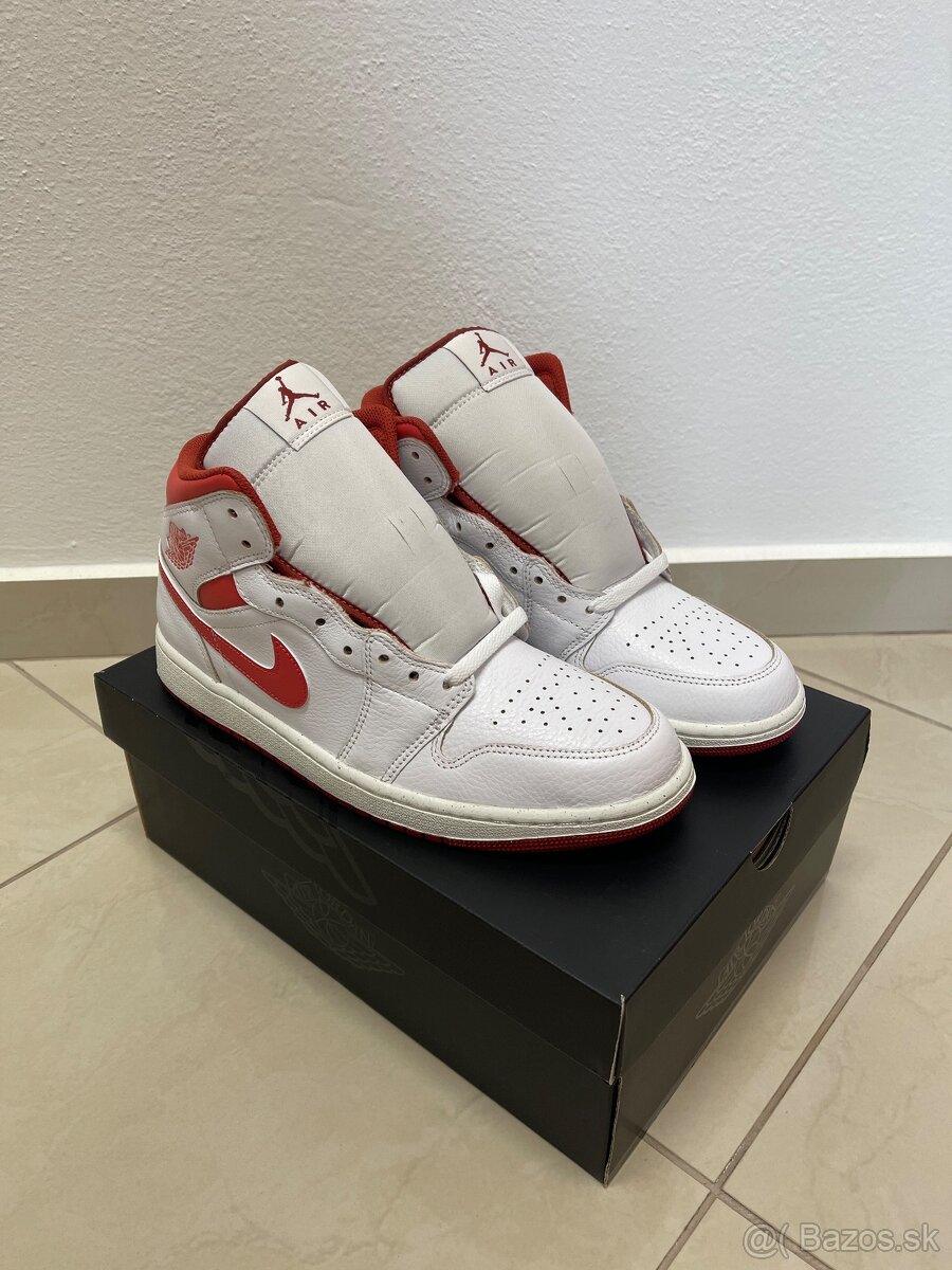 Air Jordan 1 Mid SE Dune Red - veľkosť 44