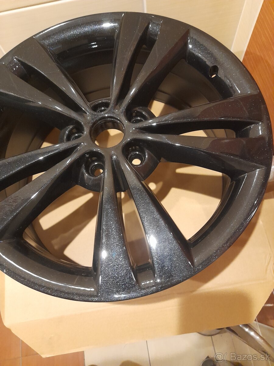 Skoda Neptune cierna perleť 5ks