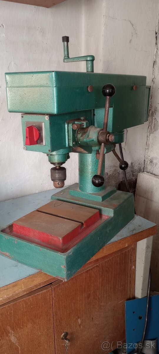 Stolová dielenská profesionálna vŕtačka V13 JIHO