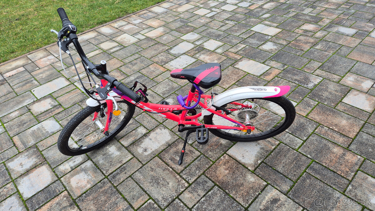 Predám dievčenský detský bicykel