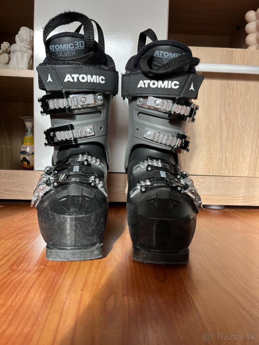 Lyžiarky Atomic