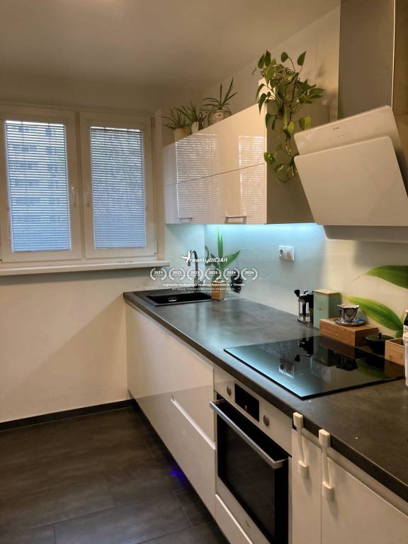 REZERVOVANÉ - Na predaj 4-izbový tehlový byt na Družbe