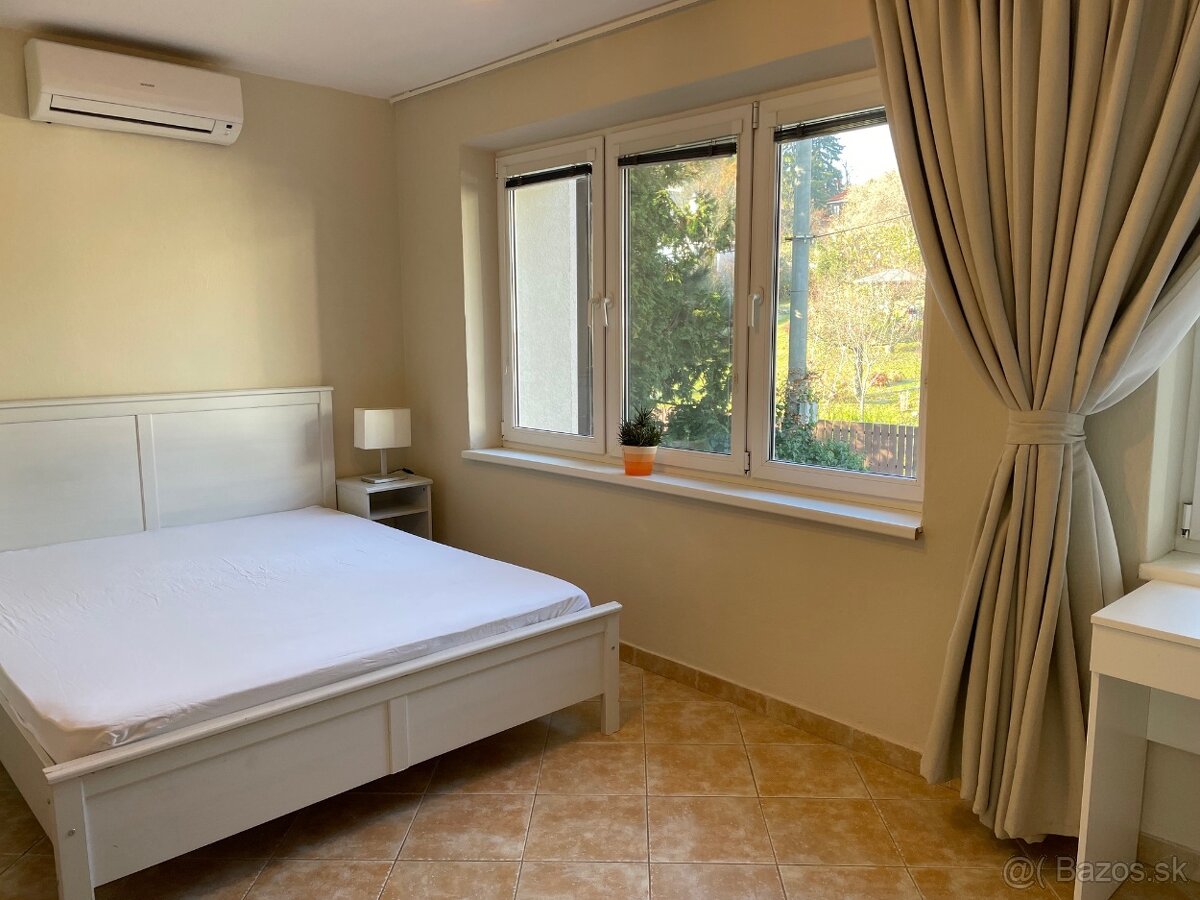 Prenájom 3 izb. rod. dom na Kolibe - bez provízie.