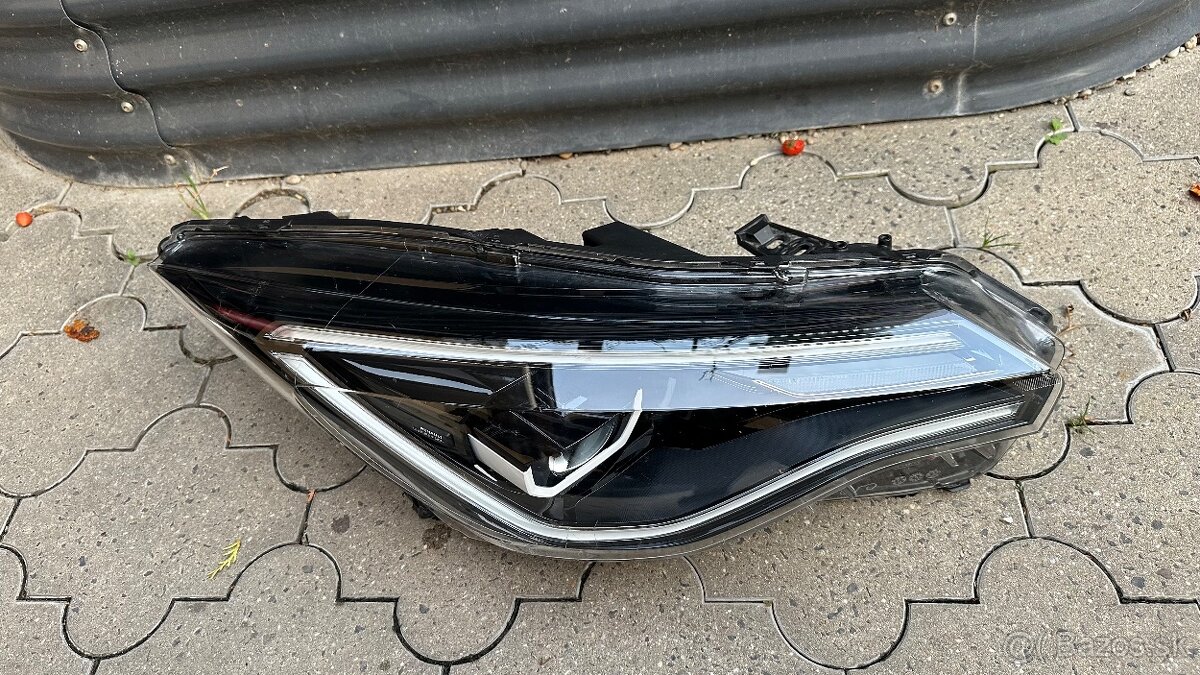 Predam prave predne LED Pure Vision na Renault Zoe hlavná la