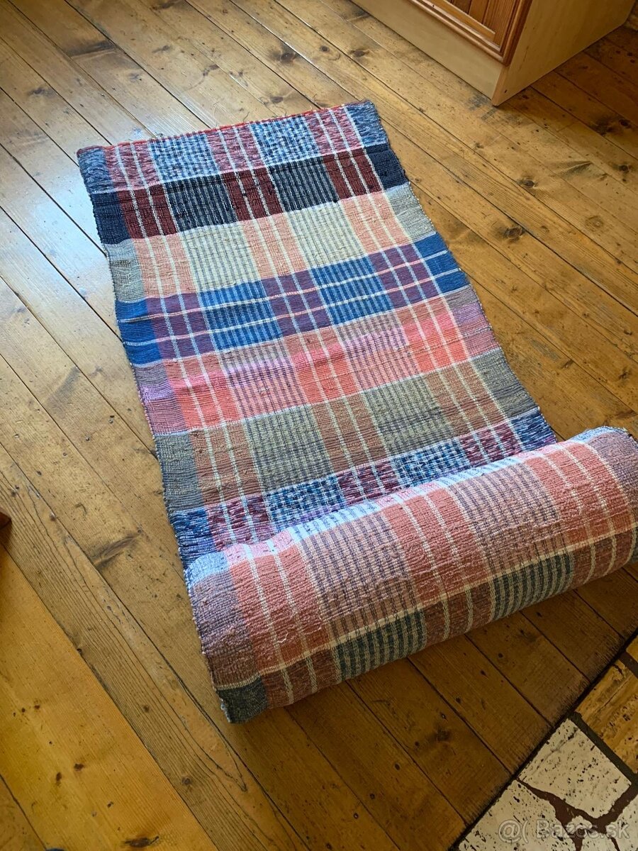 Ručne tkaný koberec - behúň