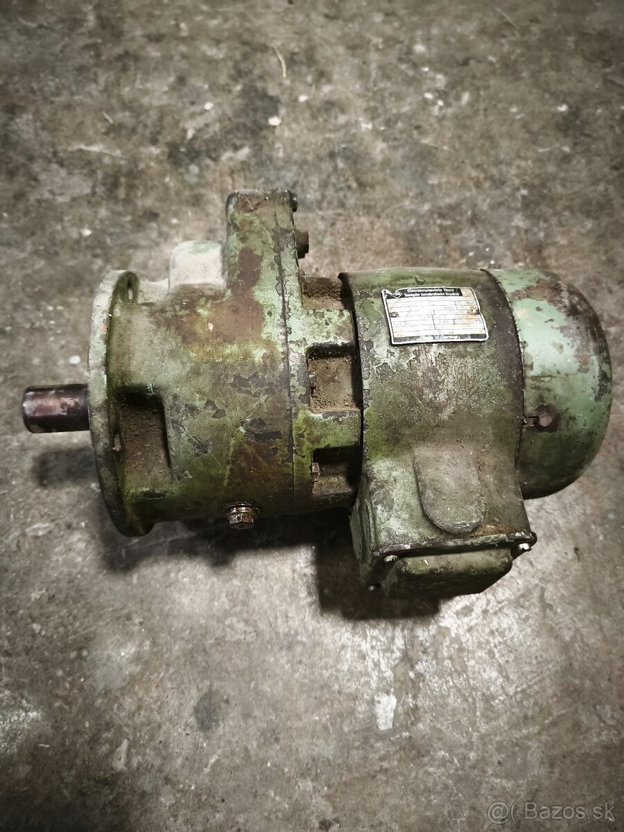 Elektromotor s prevodovkou
