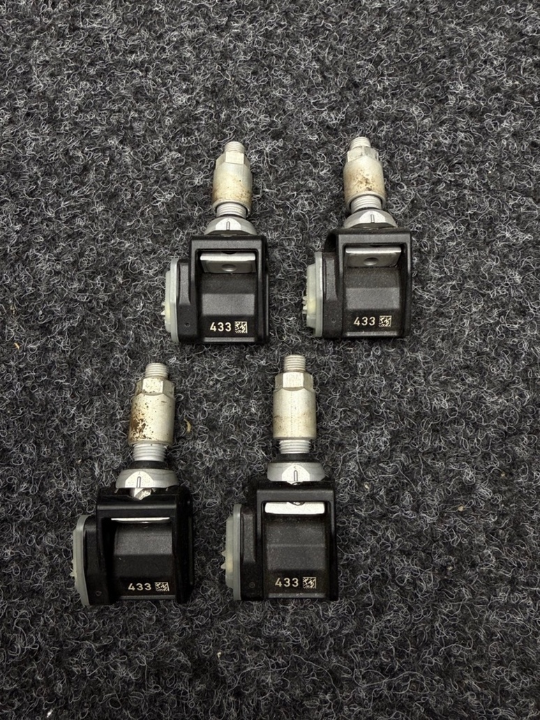 Snimace tlaku / TPMS MERCEDES A0009052102Q06