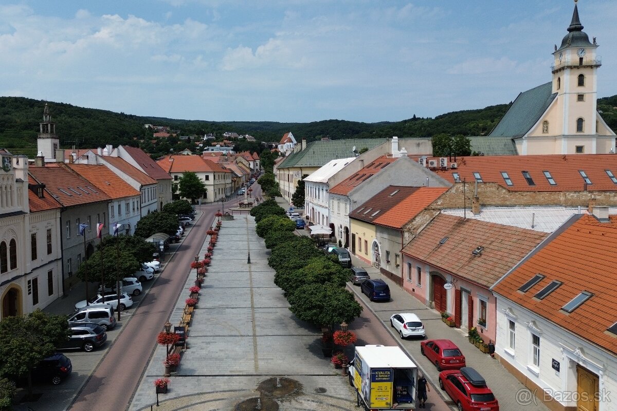 Dva Rodinné domy za jednu cenu, Svätý Jur