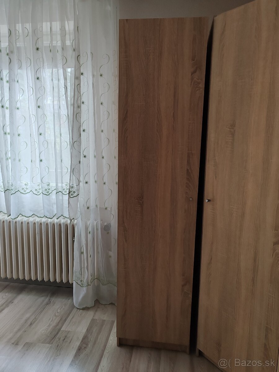skriňa