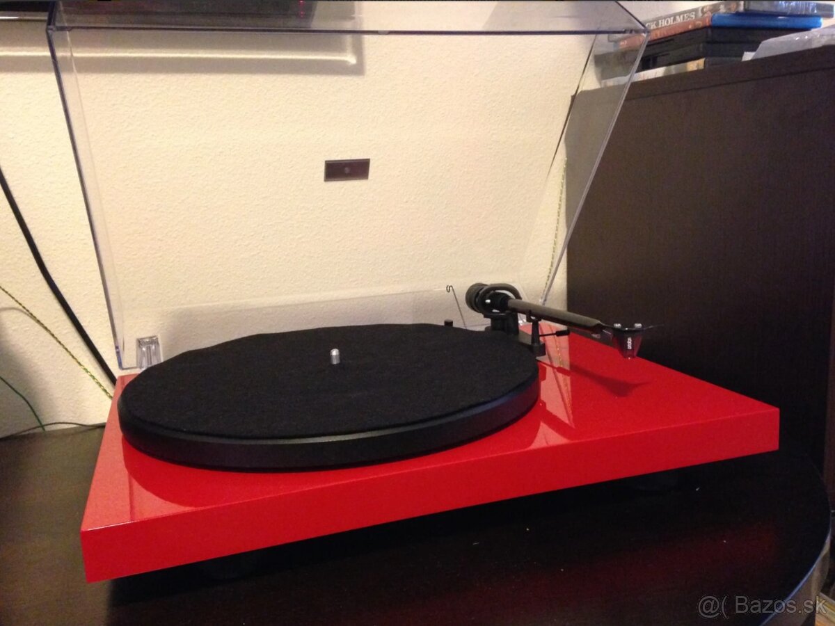 Pro-Ject Debut Carbon