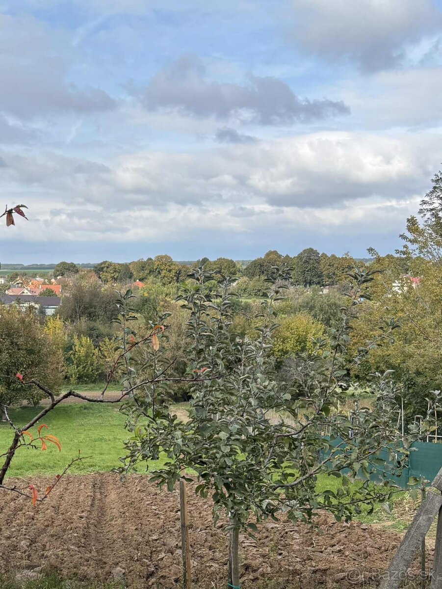 EXKLUZÍVNE predáme pozemok v Lehote 1300m2