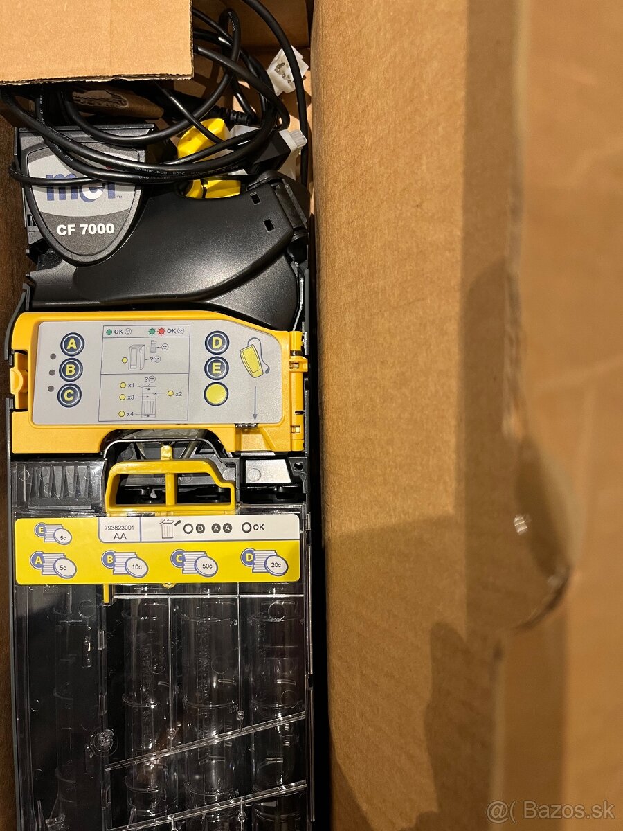 MEI CF7000 platobný systém.