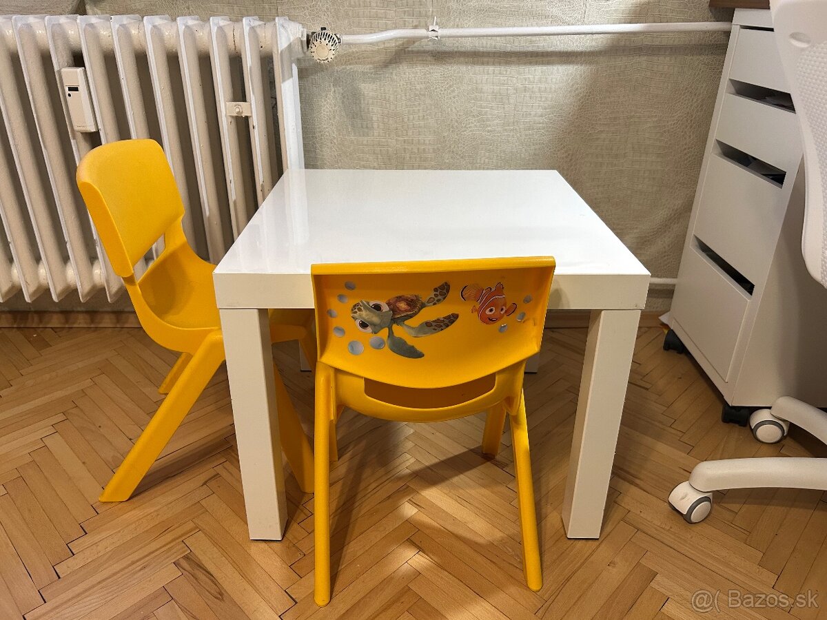 Detský stôl a stoličky