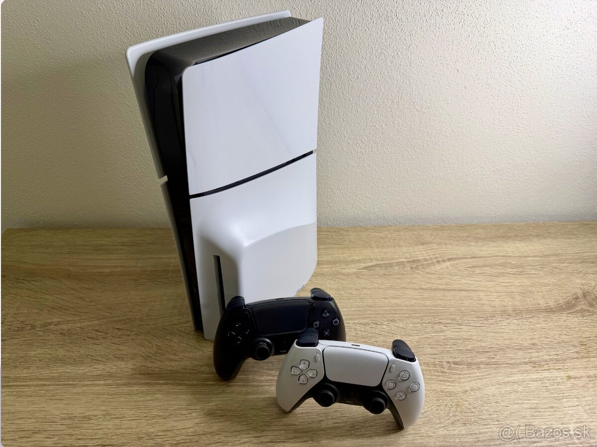 Playstation 5 Slim / 2 ovládače / hry