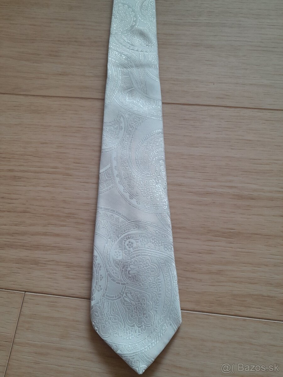 svadobna kravata