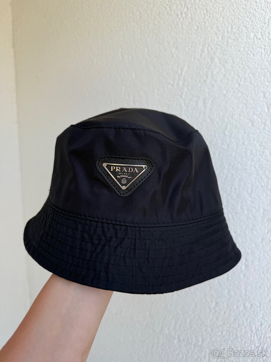 Prada klobuk