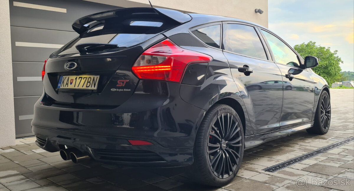 Ford Focus 2,0 ST 250 PS