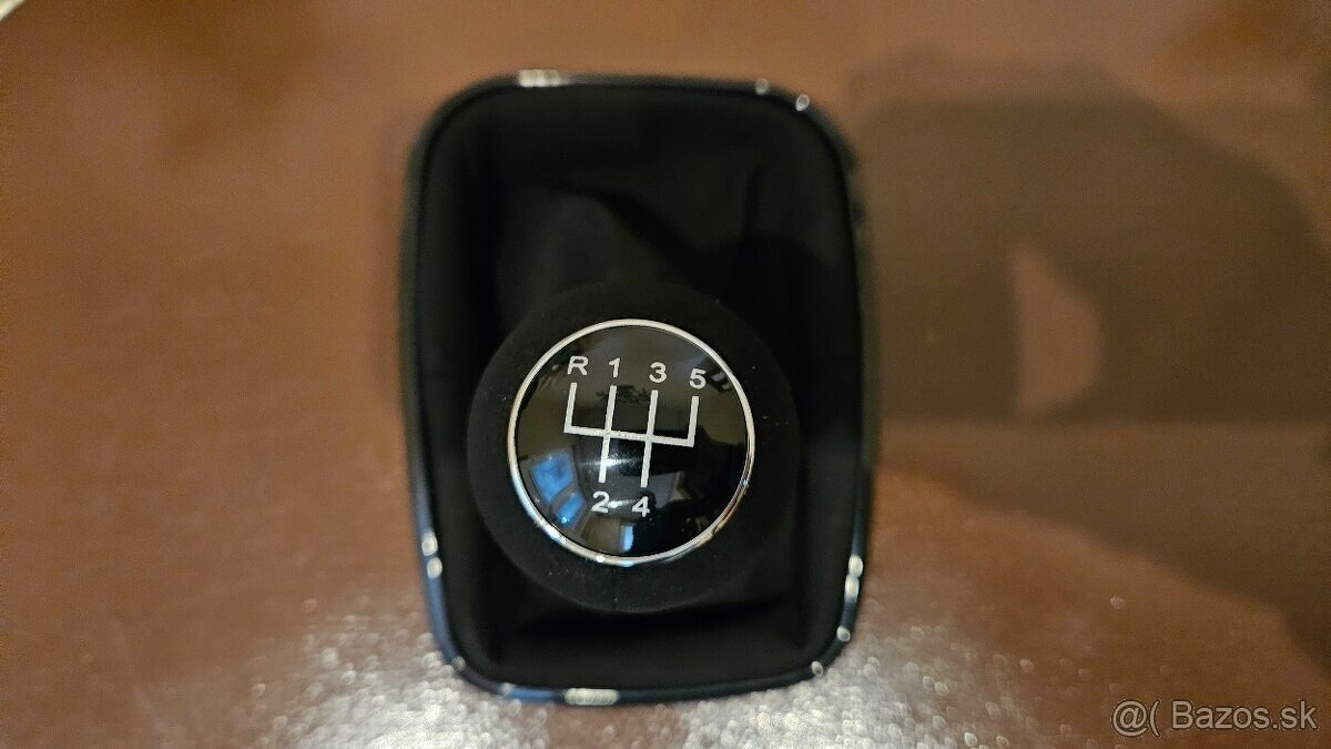 Predam cisto novu radiacu paku na Golf 4,je to pätkvalt