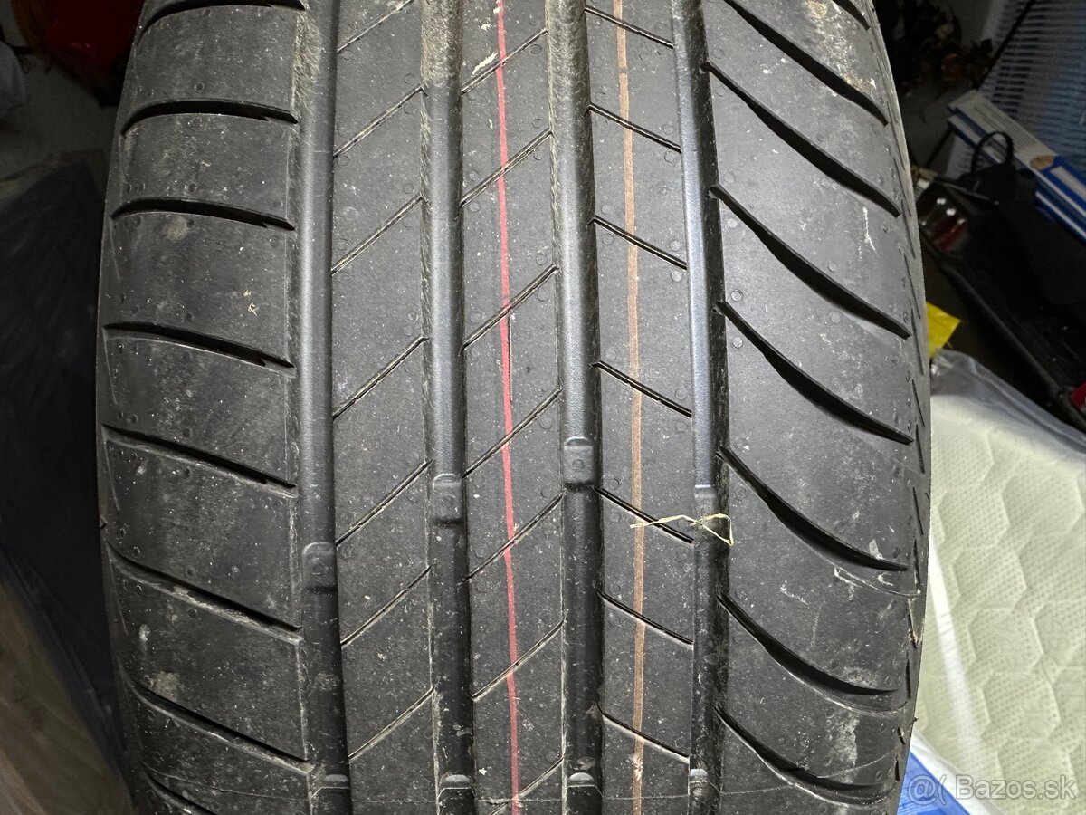 Letné pneumatiky 215/50 R18 96 W