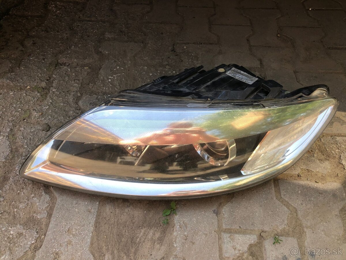 Lavý svetlomet Audi Q7 (4L)